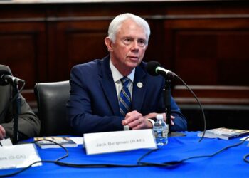 Der Gesetzgeber plant eine strengere Prüfung ausländischer Medien auf dem Capitol Hill