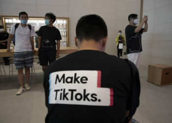 TikTok-Whistleblower sagt, dass auf US-Daten von China aus leicht zugegriffen werden kann: Sen. Hawley