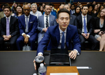 Der CEO von TikTok bezeugt, dass das Unternehmen immer noch einige US-Benutzerdaten im Ausland speichert, was Sicherheitsängste schürt