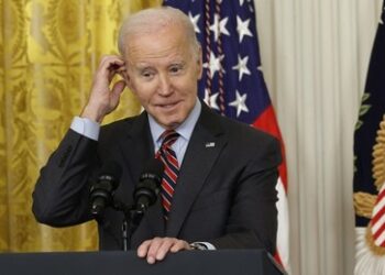 Biden macht erst Witze über Eiscreme, bevor er Amoklauf in Nashville kommentiert