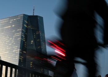 Deutschland am Boden: Nach Corona und Sanktionen trifft die Bankenkrise das Land hart