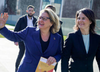 Feministische Außenpolitik: Baerbock und Schulze stellen Konzept vor