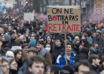 Generalstreik in Frankreich ‒ Macrons Schweigen könnte zu explosiver Situation führen