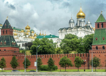 Geografische Kissenschlacht: Selenskij will Russland umbenennen, Medwedew kontert