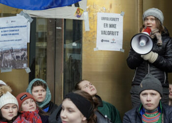Greta Thunberg demonstriert gegen Windkraftanlagen in Norwegen