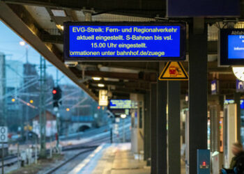 Großstreik legt Deutschland lahm: Arbeitsniederlegungen im Verkehrssektor treffen Pendler hart