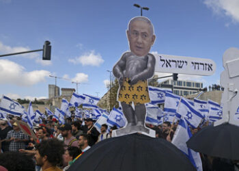 Israel im Ausnahmezustand: Personal von israelischen Botschaften streikt, Flüge gestrichen