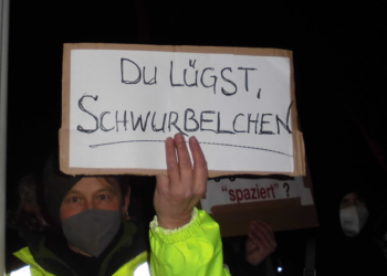 Laschet über Nebenwirkungen bei Corona-Impfungen: "Man hat's nicht kommuniziert"