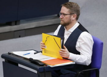 Linksfraktion: Obergrenze für Gehälter von Chefs von Staatsunternehmen