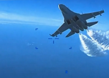 Pentagon veröffentlicht Video von abstürzender Drohne, die von russischem Jet verfolgt wird