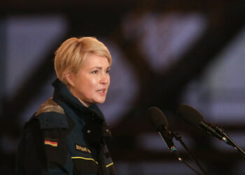 Schwesig wirft Kritikern "Verschwörungstheorien" vor und weist Rücktrittsforderungen zurück