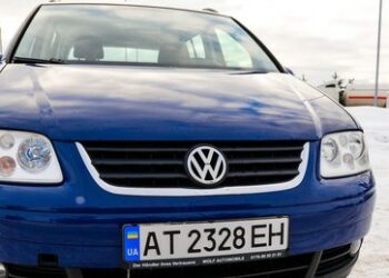 Sozialhilfe trotz Vermögenswerte? – Ukraine-Flüchtlinge müssen in der Schweiz ihre Autos abgeben