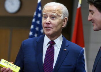 Spott wegen Versprecher: Biden lobt China bei Fauxpas im kanadischen Parlament
