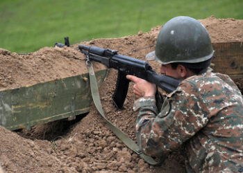 Tote nach Feuergefecht in Bergkarabach: Armenien und Aserbaidschan beschuldigen sich gegenseitig