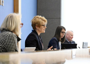 Wirtschaftsweise: "Inflation kommt zunehmend in der Breite der Wirtschaft an"