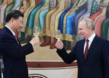 Peking verspricht, Schulter an Schulter mit Russland zu stehen