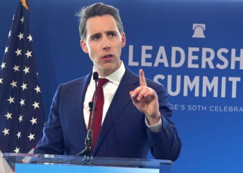 Das kommunistische China ist die größte Bedrohung für die USA seit 100 Jahren: Sen. Hawley