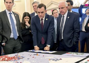 Kriegsspiel-Konflikt des Gesetzgebers mit China in der Hoffnung, einen abzuschrecken