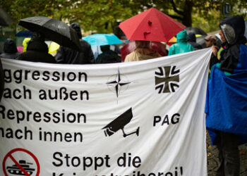 Es ist keine Verschwörungstheorie, wenn links und rechts zusammenarbeiten