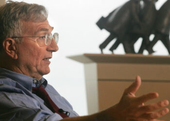 Facebook erklärt Seymour Hershs Nachforschungen für "falsch"