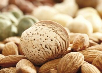 Gefahr von Blausäurevergiftung: Drogeriemärkte DM und Rossmann rufen Mandelprodukte zurück