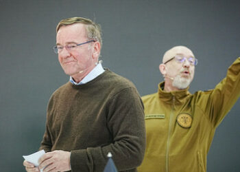 Medwedew: "Wer als Deutscher Russland angreifen will, muss mit unserer Parade in Berlin rechnen"