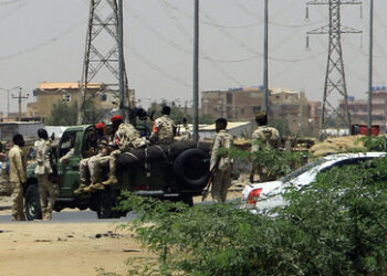 Militärputsch im Sudan: Paramilitärs erstürmen Präsidentenpalast