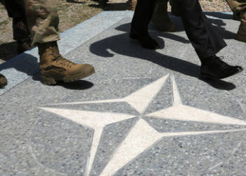 NATO überfordert: Wird Kiew sich die Mitgliedschaft herbeireden?