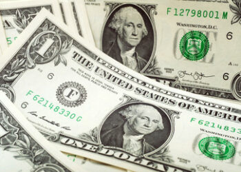 Vizechef des Finanzministeriums: Russland gibt internationale Zahlungen in US-Dollar nahezu auf