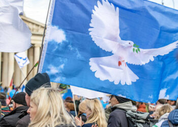 "Deutschland steht auf" ‒ Demonstration in Magdeburg