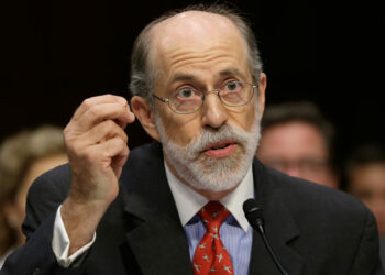 Frank Gaffney sagt, Fox News sei bereit, gut zu zahlen, um Tucker Carlson aus der Luft zu halten