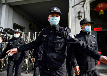 US-Bürger und pro-pekinger Übersee-chinesischer Führer in China zu lebenslanger Haft verurteilt