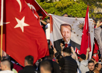 Ärger über Erdoğan-Sympathie in Deutschland: Abertausende feiern auf den Straßen