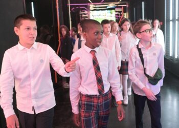 Britische Wissenschaftler: "Der russische Faschismus begann mit Stierlitz"