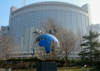 China droht mit Konsequenzen, falls die EU Sanktionen wegen "Russlandhilfe" verhängt