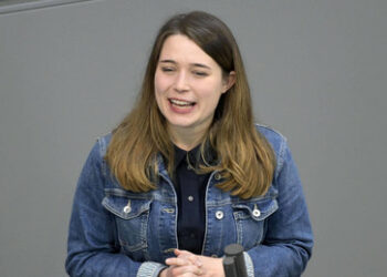 Grünen-Abgeordnete Emilia Fester: "Bismarck! Der war Kanzler?! Witzig!"