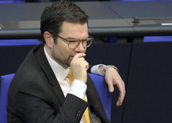 Linksradikaler Anschlag auf Haus von Justizminister Buschmann – Medien schweigen