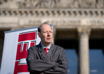 Martin Sonneborn: EU sollte sich von den Fesseln des Völkerrechts befreien