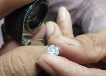 Medienbericht: Indische Händler sehen Diamant-Verbot gegenüber Russland als eine Existenzbedrohung