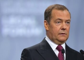 Medwedew über Selenskij: Könnte "wie Hitler enden"