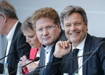 Nach Anhörung im Wirtschaftsausschuss: Patrick Graichen bleibt Staatssekretär