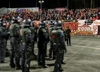 Razzia in der Hooliganszene im Erzgebirge – Verdacht auf Bildung einer kriminellen Vereinigung