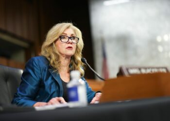 Senatoren wollen, dass die USA in Verteidigungs-Startups investieren, um mit China zu konkurrieren