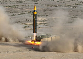 USA sehen darin "ernsthafte Bedrohung": Iran präsentiert neue ballistische Rakete