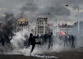 Zum 1. Mai: Frankreich geht erneut gegen Macrons Rentenreform auf die Straße