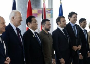 "Lonely hearts club"? G7-Gipfel wird zur Party für ungeliebte Regierungschefs