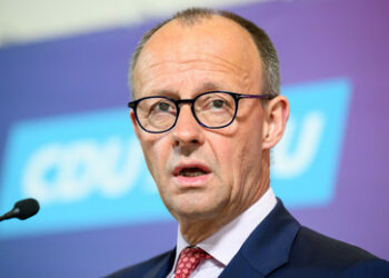 "Verfilzte Vetternwirtschaft": Friedrich Merz legt Robert Habeck Rücktritt nahe