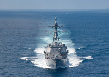 The Arleigh-burke class guided-missile destroyer USS Kidd (DDG 100) transits the Taiwan Strait during a routine transit.  (U.S. Navy / AFP)