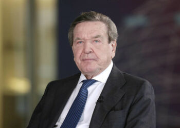 Altkanzler Schröder will Putin nicht abschwören