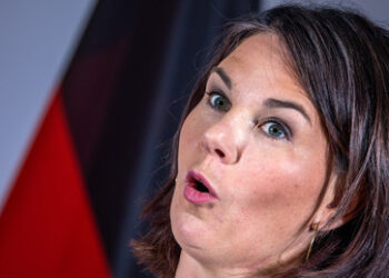 Baerbock fordert Vollstreckung des IStGH-Haftbefehls gegen Putin in Südafrika